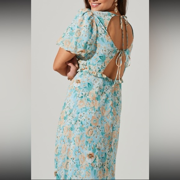 Esperanza Floral Back Cutout Midi Dress
ASTR the Label Size Medium - Picture 3 of 8